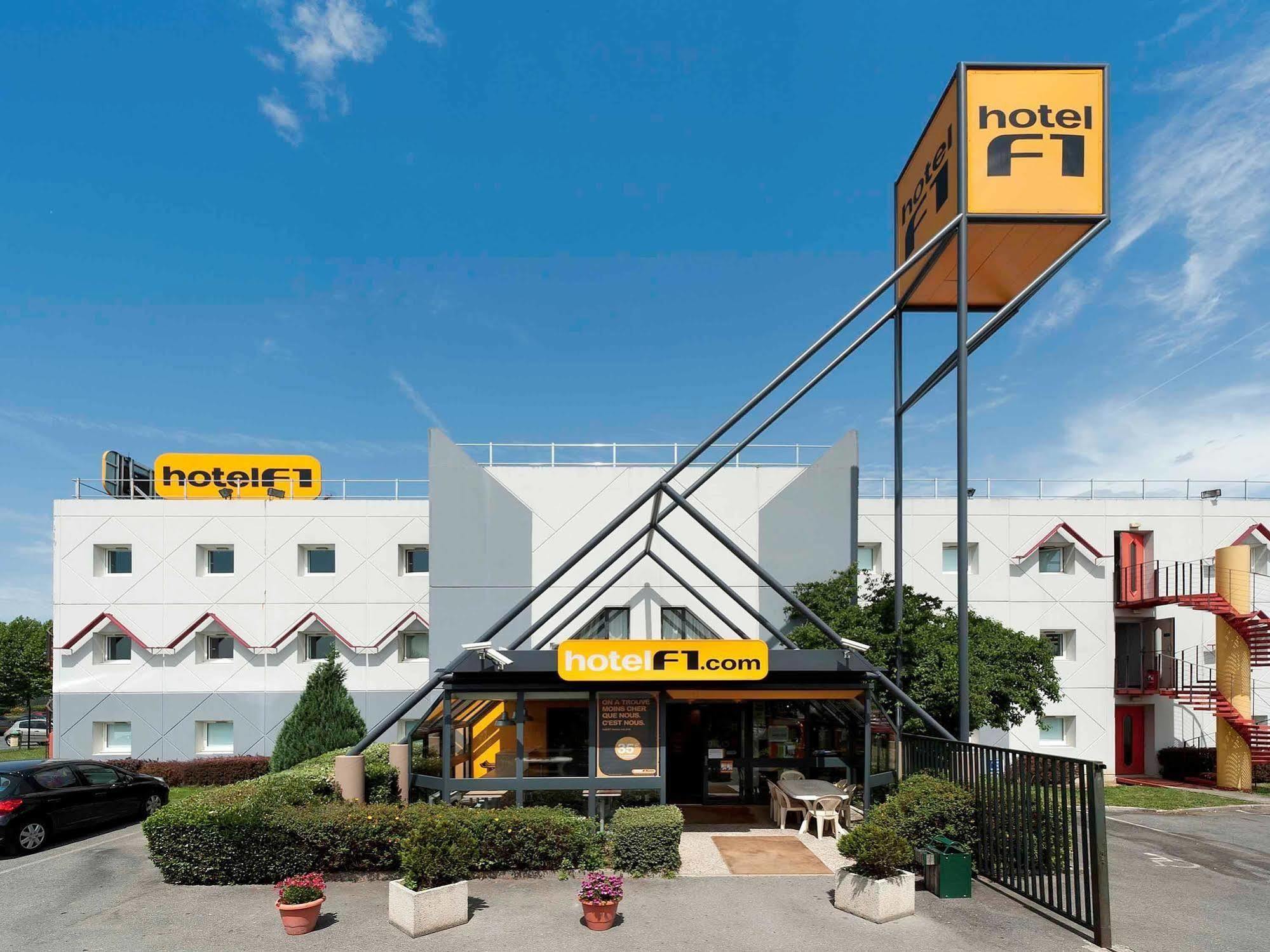 Hotelf1 Saint Etienne La Grand Croix LʼHorme Kültér fotó