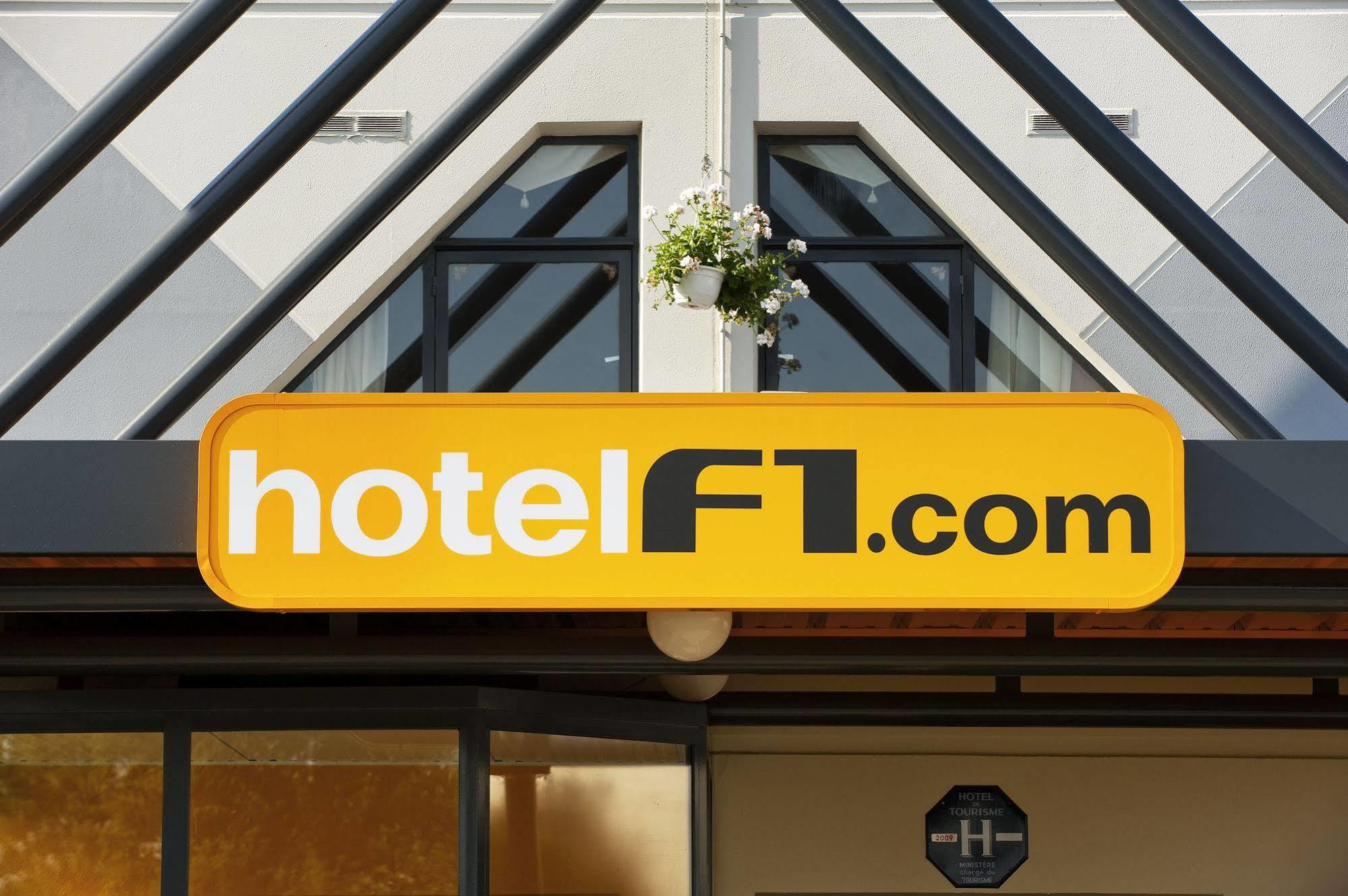 Hotelf1 Saint Etienne La Grand Croix LʼHorme Kültér fotó